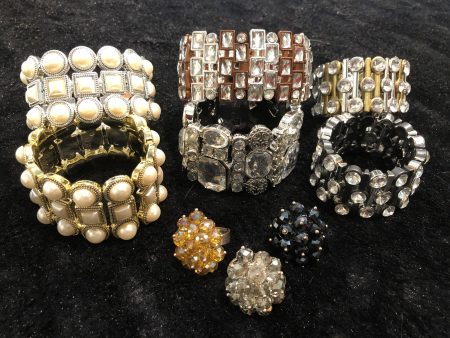 “Bling Time” Set of 6 Plastic Stretch Bracelets (different colors) AND 3 adjustable rings (different colors) Discount