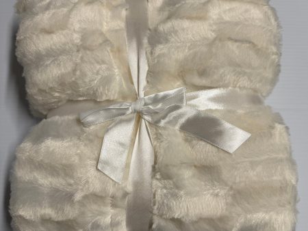 Beige Faux Fur Throw Blanket For Sale